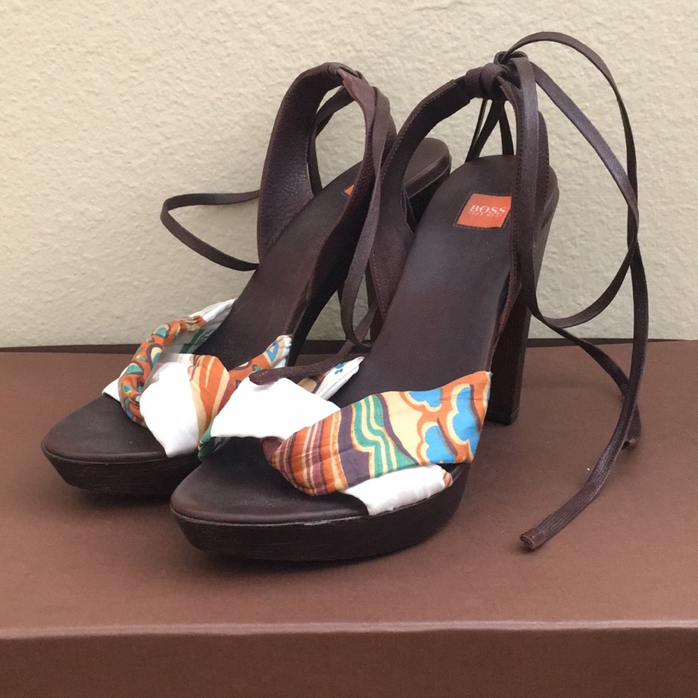 Brown Leather Patterned Sandals